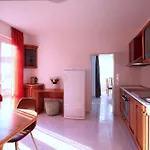 Ravda Residence Къща за гости 4*