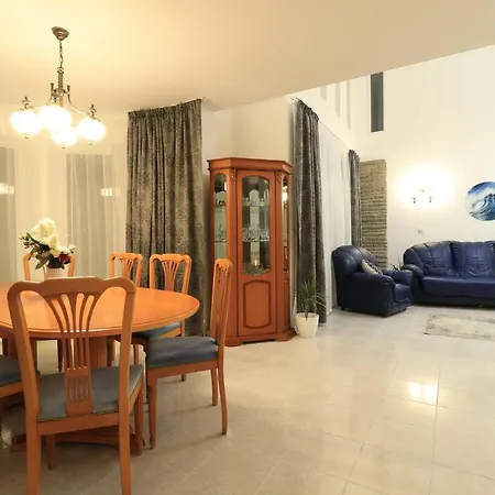 Ravda Residence Pensión 4*