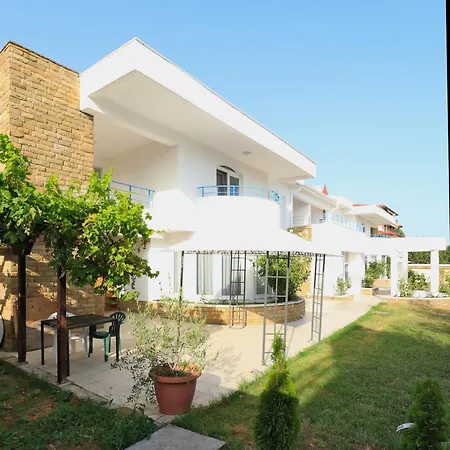 게스트하우스 Ravda Residence 4*