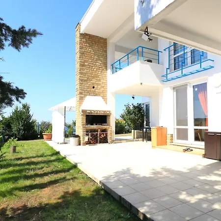 게스트하우스 Ravda Residence 4*