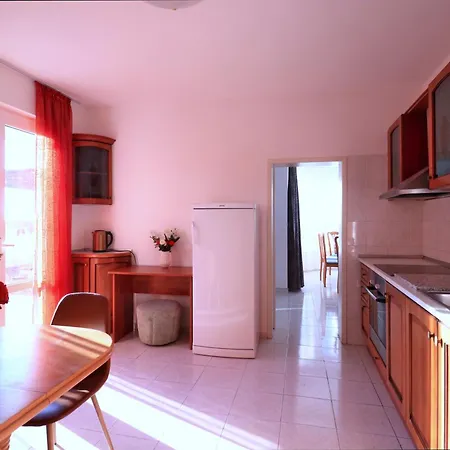 Ravda Residence 게스트하우스 4*