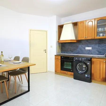 게스트하우스 Ravda Residence 라브다