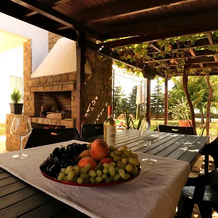 Ravda Residence 招待所 拉夫达