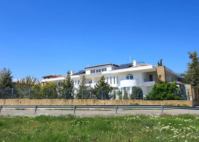 Guest house Ravda Residence