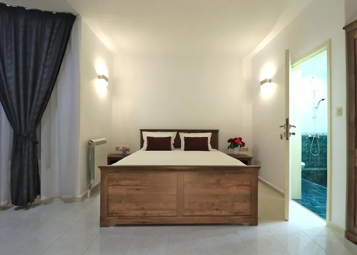 Guest house Ravda Residence