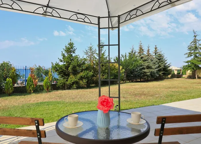 Guest house Ravda Residence